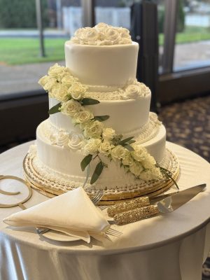 Wedding Cake White Mini Roses